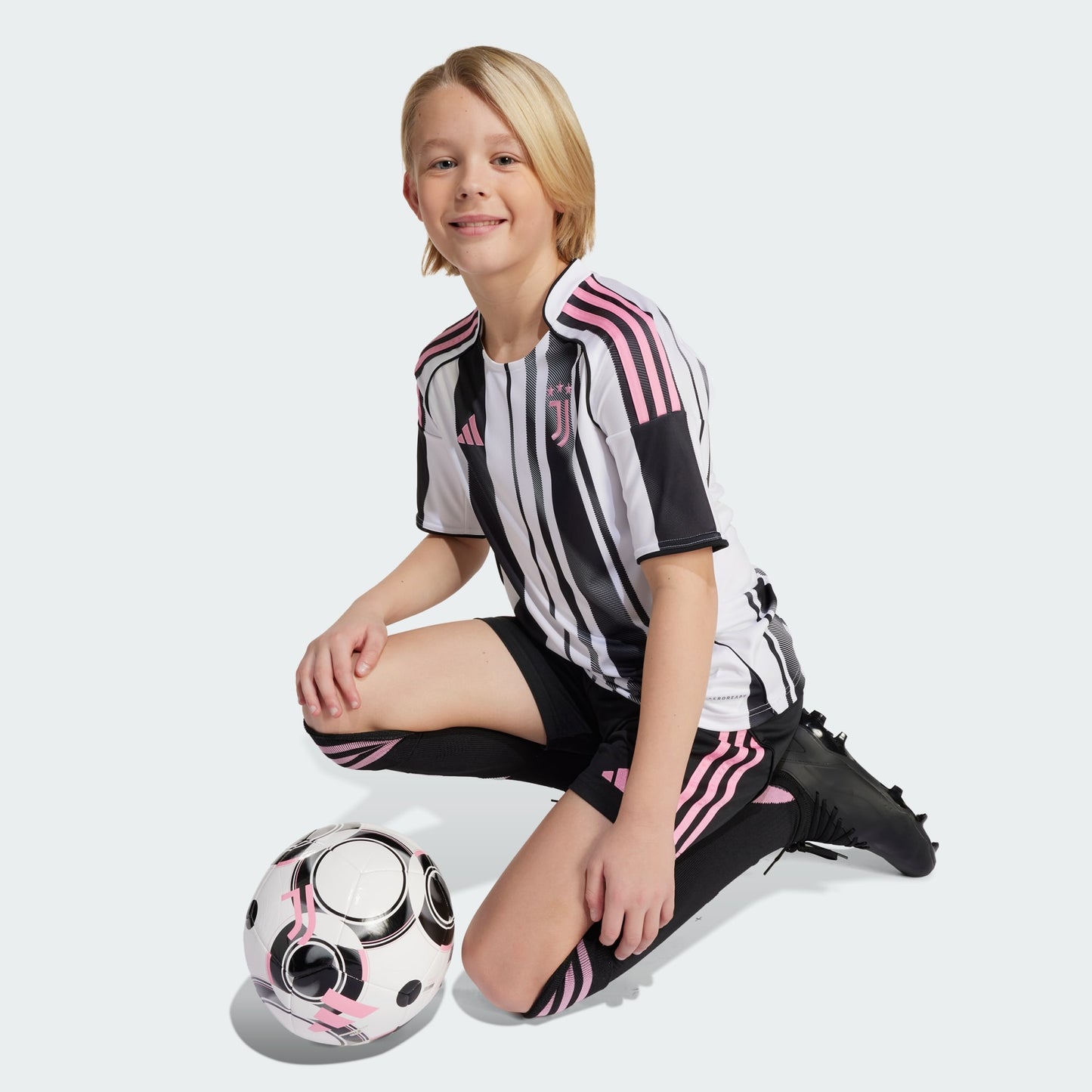 Youth Juventus 2025/26 Home Jersey