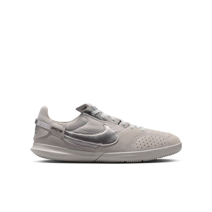 Junior Nike Streetgato IC [Light Smoke Grey/Metallic Silver]