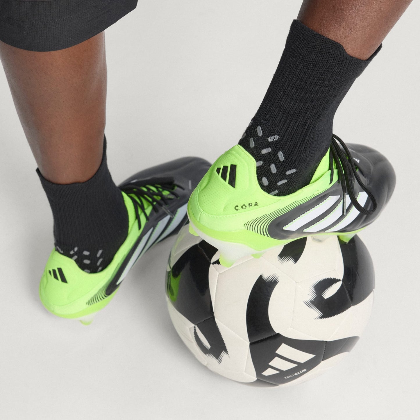 Copa Pure 3 Elite FG [Core Black/White/Lucid Lemon]