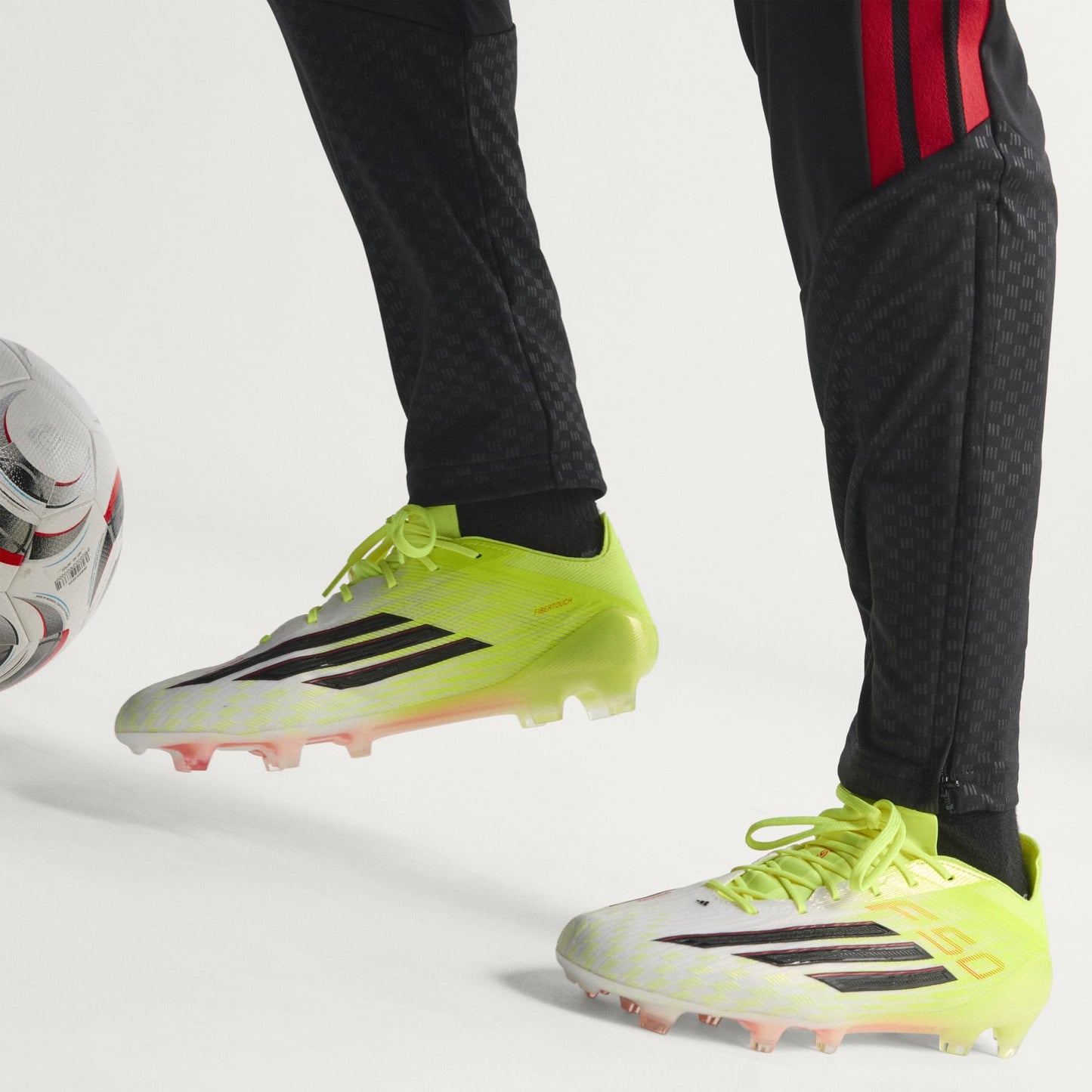 F50 Elite FG [Team Solar Yellow/Black]