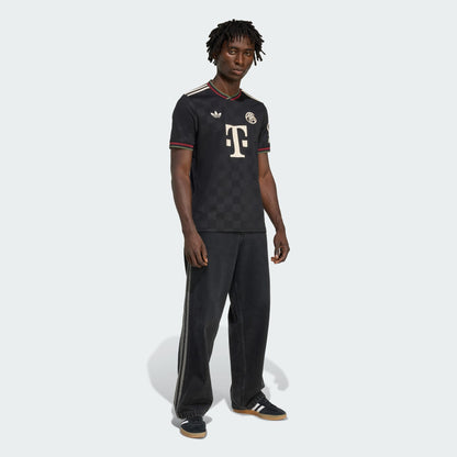 FC Bayern Munich 3rd Kit 2025/26