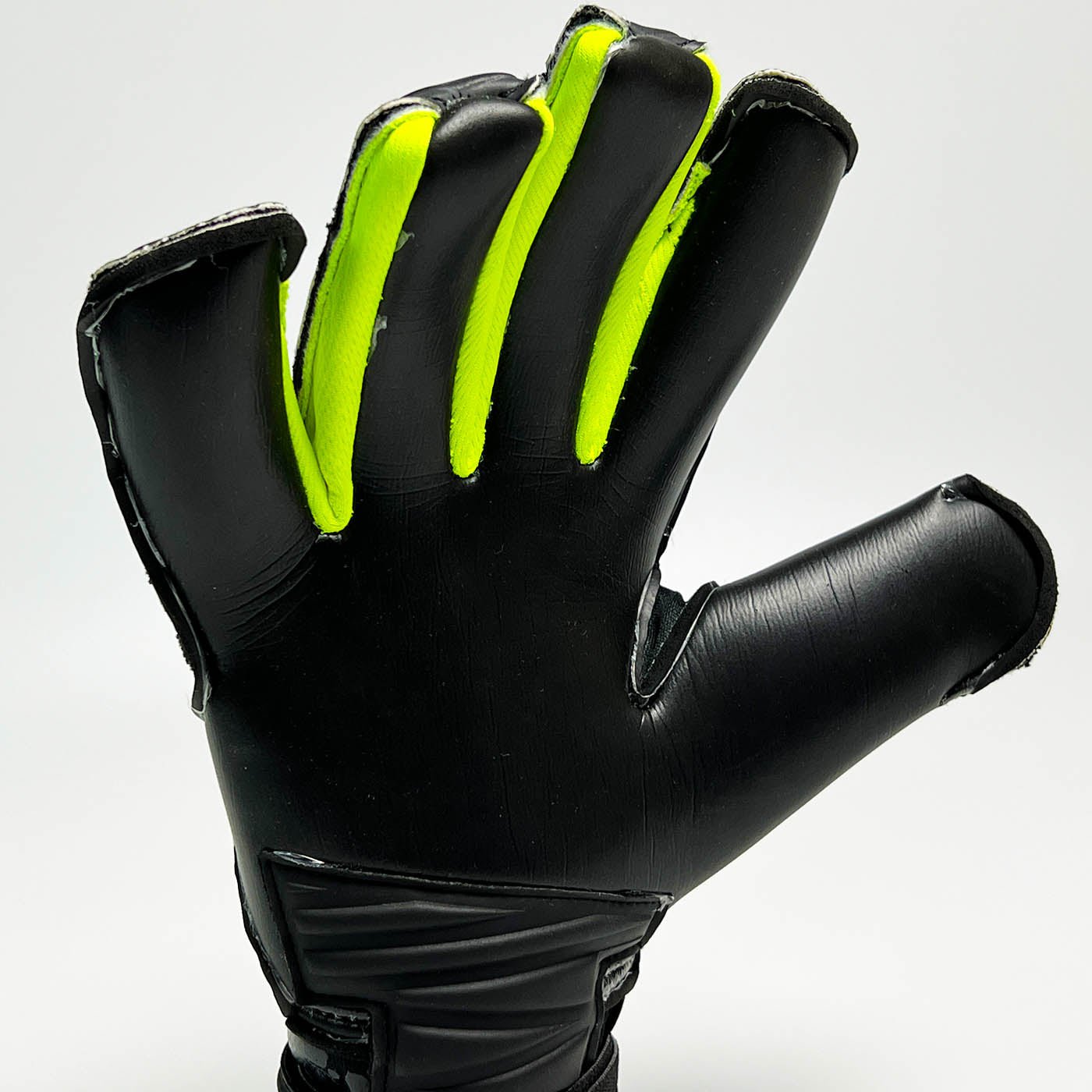 Phantom Destroyer [Black/Volt]