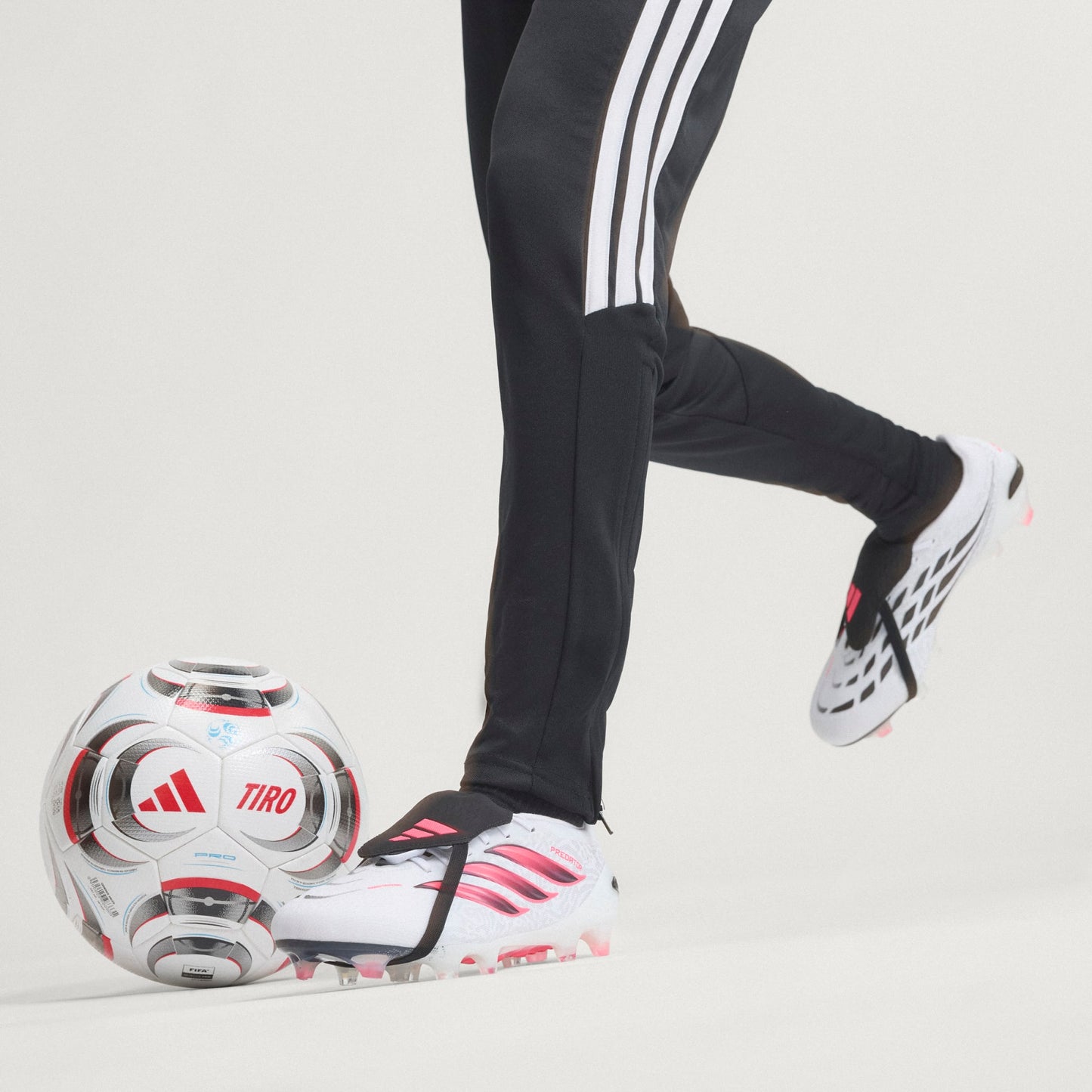Predator Pro FT FG [Cloud White/Solar Turbo/Core Black]