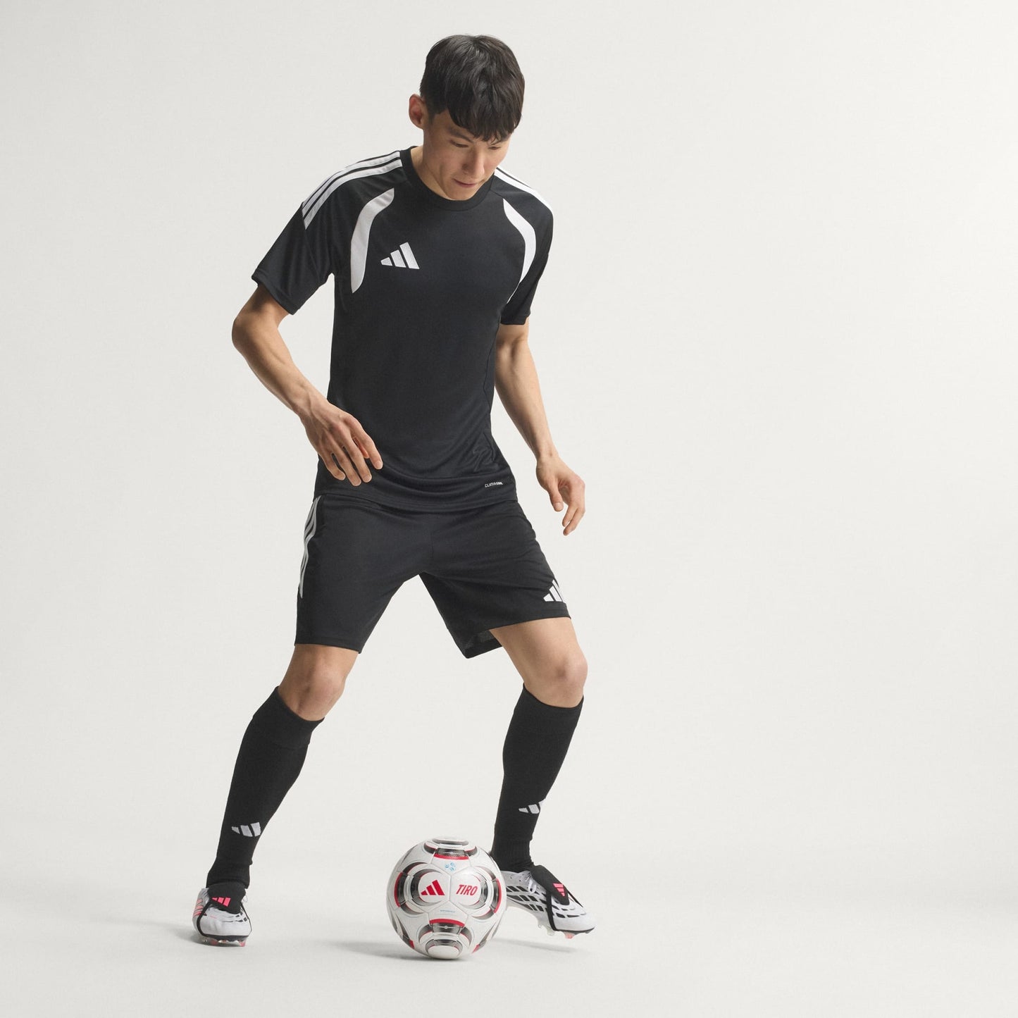 Predator Pro FT FG [Cloud White/Solar Turbo/Core Black]