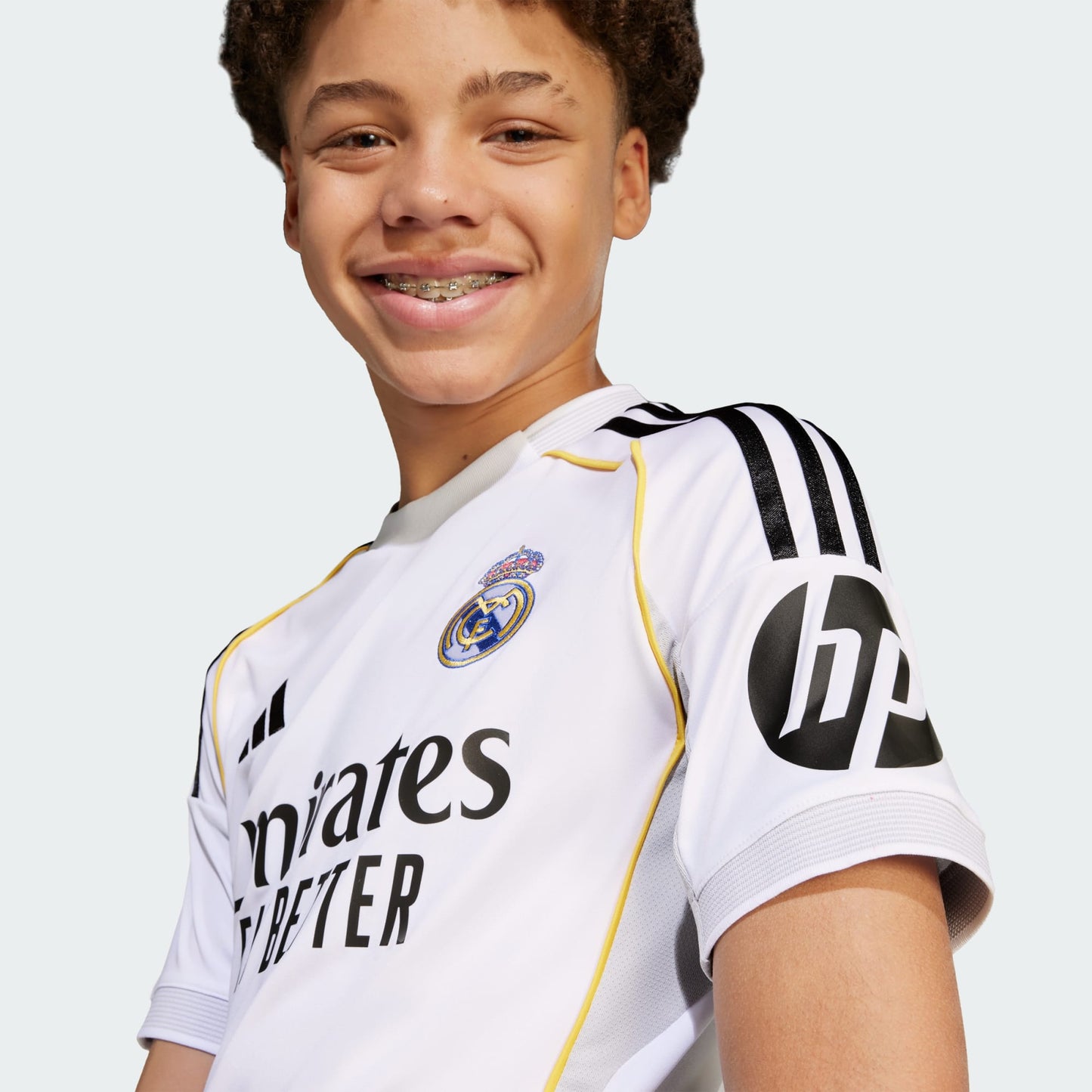 Youth Real Madrid 2025/26 Home Jersey